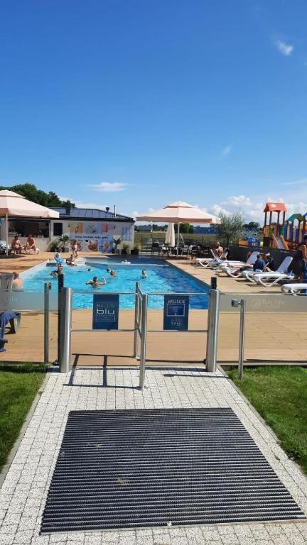 Klimatyzowany Apartament Blue , Sarbinowo Parking Basen Extérieur photo